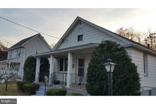 1558 Chestnut St, West Deptford, NJ 08066-1405