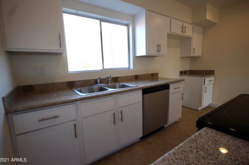 2007 56 Ave, Phoenix AZ 85031-2514 exterior