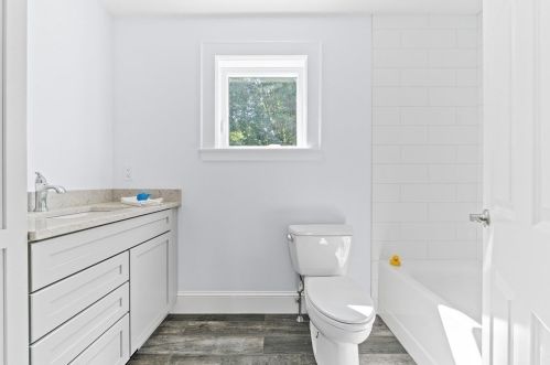 363 Pleasant St, Milton MA  02186-4764 exterior