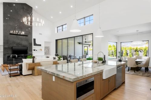 222 Belmont Ave, Phoenix AZ  85021-7229 exterior