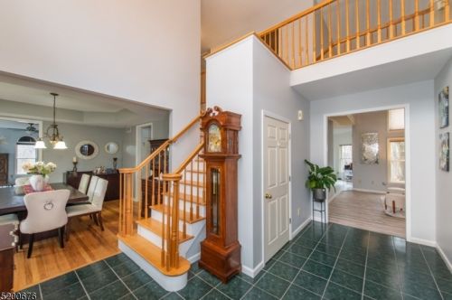 8 Jenny Ln, Wantage NJ  07461-4550 exterior