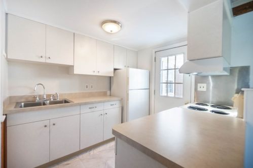 3 Hillsboro St, Quincy MA 02169-8913 exterior