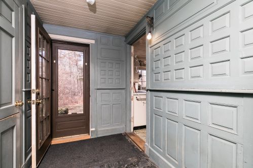 145 Salem Rd, Topsfield MA 01983-2515 exterior