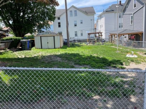 109 Diman St, Fall River MA 02721-1027 exterior