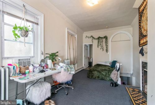 2013 15 St, Philadelphia PA 19121-2301 exterior