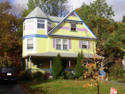 207 Lincoln St, Newton, MA 02461-1327