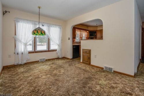 1 Elmhurst Rd, Milford NJ 08848-1506 exterior