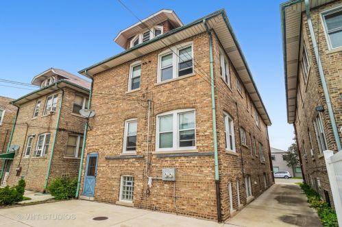 2224 Oak Park Ave, Forest View IL 60402-2219 exterior