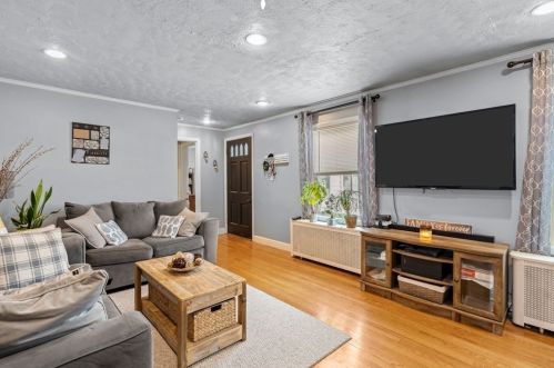 4 Ludington Rd, Worcester, MA 01602-3223