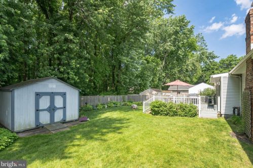 335 May Ave, West Deptford NJ 08096-1166 exterior