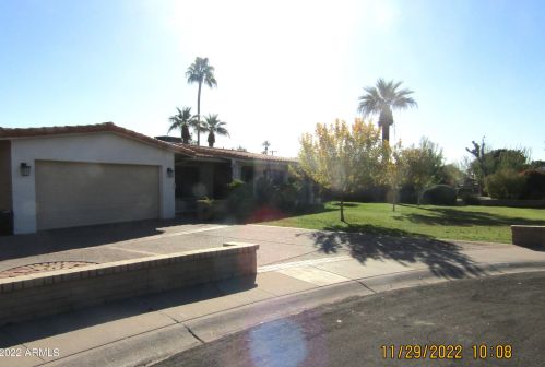 8211 1st Ave, Phoenix AZ  85021-5501 exterior