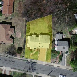 305 Woodcliff Rd, Newton MA  02461-2127 aerial view