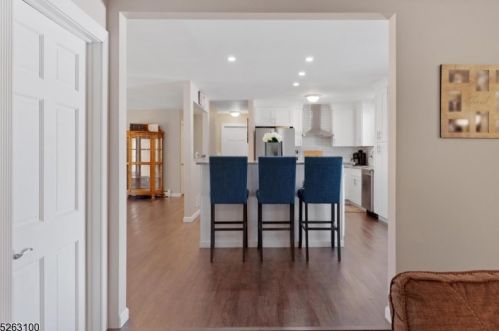 9 Lake Pochung Rd, Wantage NJ  07461-4027 exterior