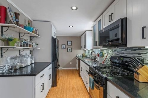 267 Chavenson St, Fall River MA 02723-2701 exterior