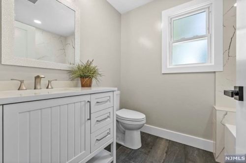 32 Florence Ave, Cresskill NJ  07626-1809 exterior