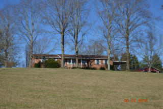 450 Blue Springs Rd, Sweetwater TN  37874-3410 exterior