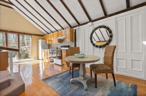 550 Beacon St, Newton MA 02459-2024 exterior