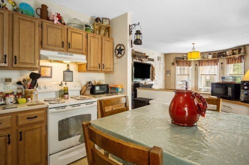 67 Catharine St, Worcester MA 01605-2708 exterior