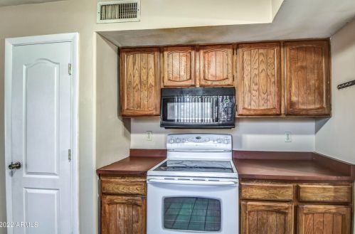 7330 Coolidge St, Phoenix AZ 85015-3845 exterior