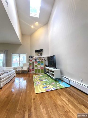 380 Madison Ave, Cresskill NJ  07626-1300 exterior