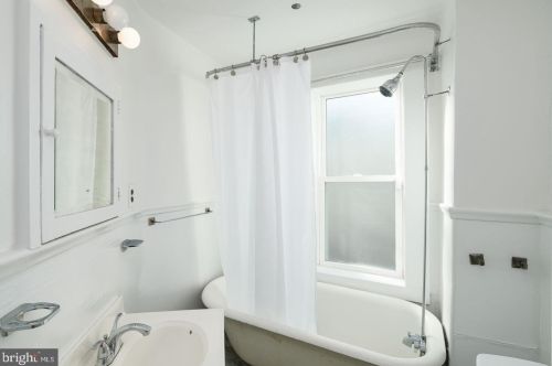 1016 6 St, Philadelphia PA 19140-2314 exterior