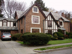 14 Manor House Rd, Newton, MA 02459-1520