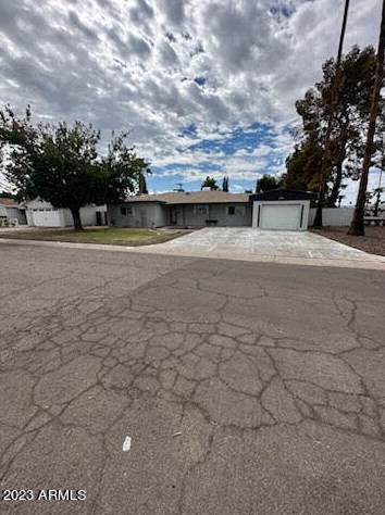 4001 Avalon Dr, Phoenix AZ  85018-7105 exterior