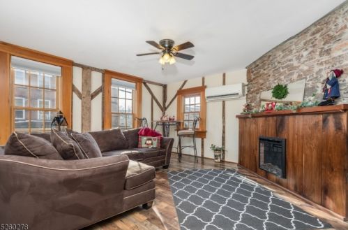 9 Bridge St, Milford NJ  08848-1225 exterior