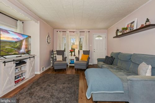 41 Andaloro Way, West Deptford NJ 08093-1640 exterior