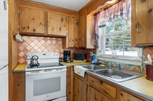 399 Park St, North Reading MA 01864-2809 exterior