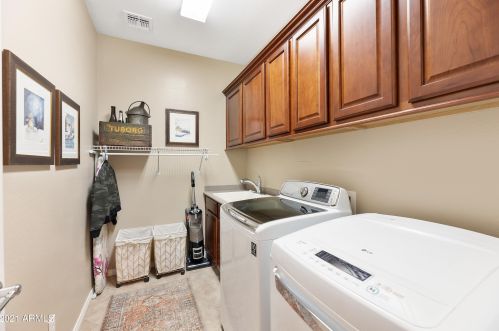 21824 39 St, Phoenix AZ 85050-4881 exterior