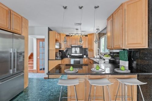 411 Parker St, Newton MA 02459-2545 exterior