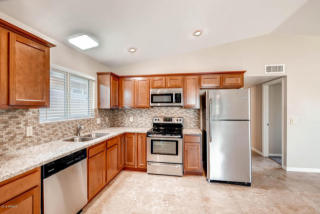 1402 Kristal Way, Phoenix, AZ 85024-8212