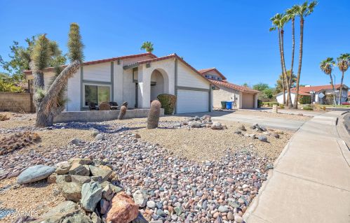 14207 20th St, Phoenix, AZ 85022-4646