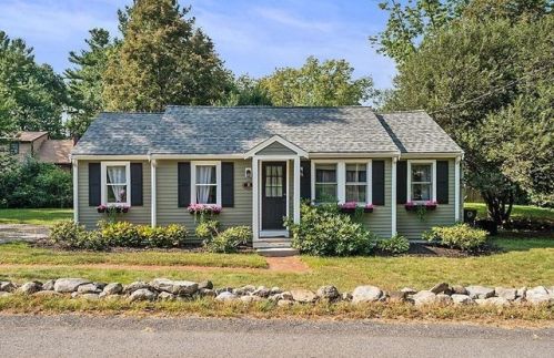 8 Doris Ave, Hingham, MA 02061-2022