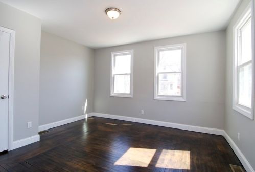 8 Conner Ave, Montgomery MA 01085-2325 exterior