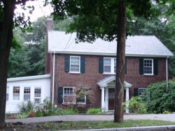 289 Woodward St, Newton, MA 02468-2010