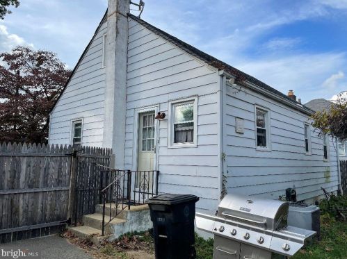 1109 Delsea Dr, West Deptford NJ 08093-2252 exterior