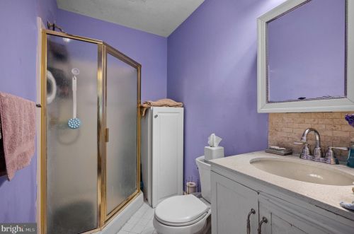 36 Kelly Dr, West Deptford NJ 08096-6712 exterior