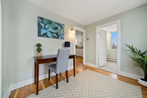 30 Hamlet St, Fall River MA 02724-3331 exterior