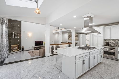 18 Francis St, North Reading MA 01864-3121 exterior