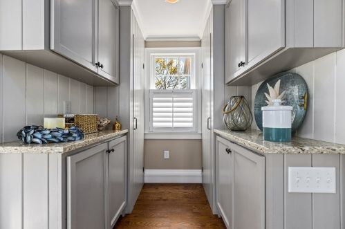 17 Bel Air Rd, Hingham MA 02043-1210 exterior