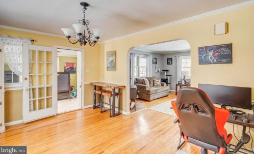 160 Laurel St, West Deptford NJ 08096-1835 exterior