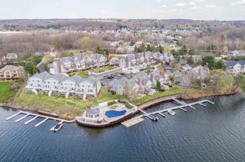 33 Eastern Point Dr, Shrewsbury, MA 01545-2174