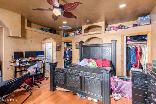 3319 61 St, Phoenix AZ 85033-4112 exterior