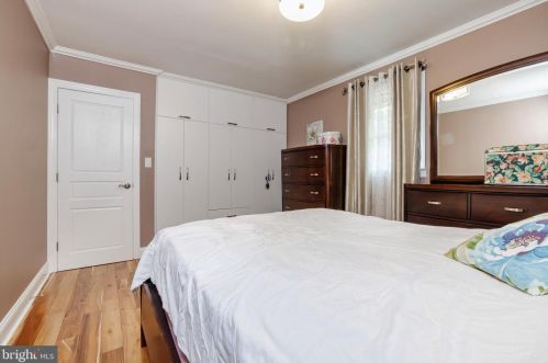 237 Elm Ave, West Deptford NJ 08051-1506 exterior