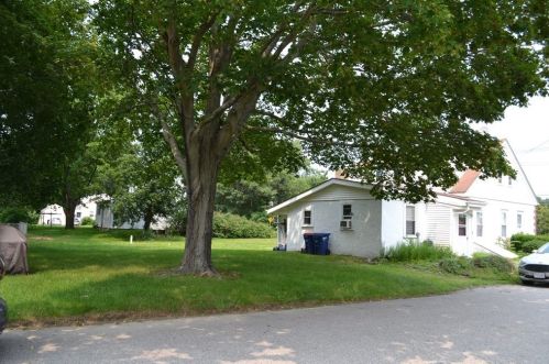 89 Fall Riv Ave, Seekonk MA 02771-5325 exterior