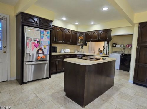 247 River Rd, East Hanover NJ  07936-3707 exterior