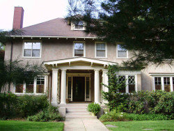 99 Lenox St, Newton, MA 02465-3024