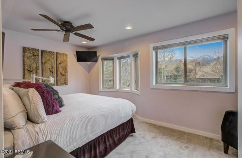 1492 Mdw Loop Rd, Park City UT 84098-5941 exterior